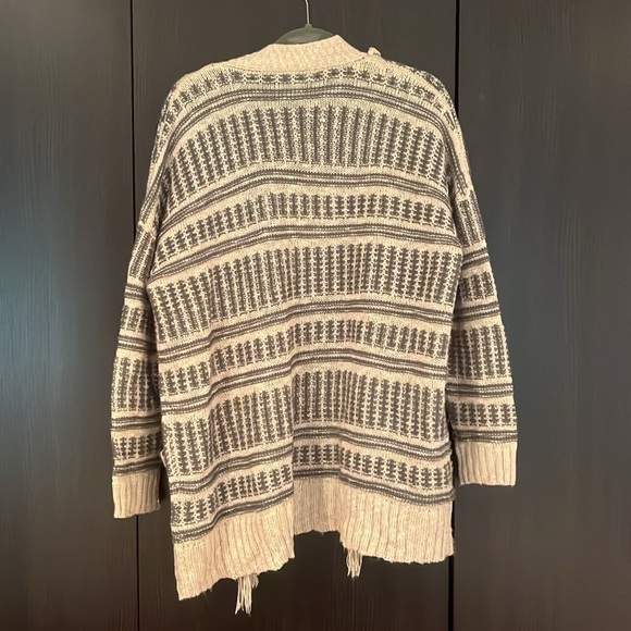 HEARTLOOM Knit Cardigan - Picture 2 of 3